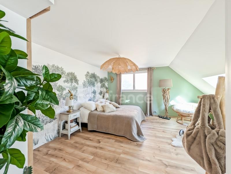 Maison - 185 m² - 5 pièces