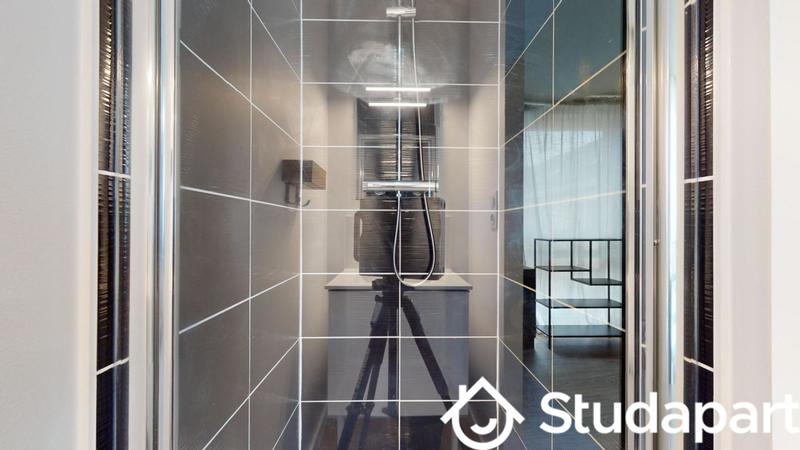 Chambre - 13 m² - 1 pièce