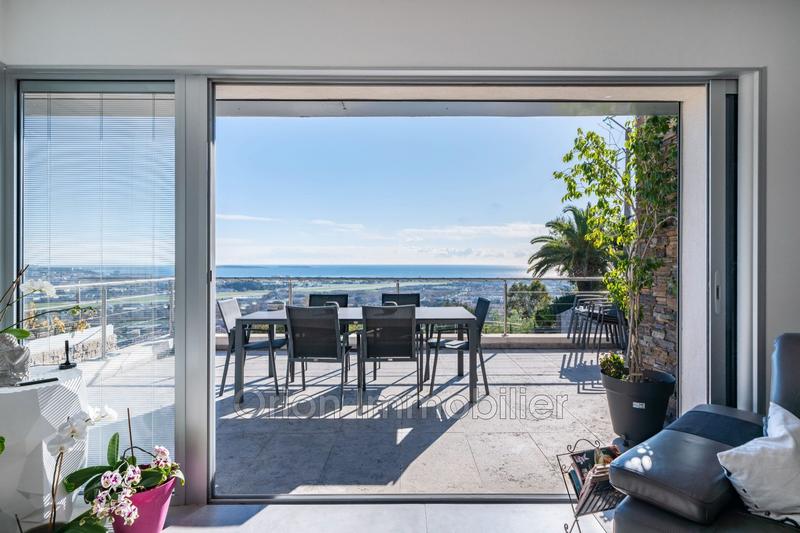 Maison contemporaine - 291 m² - 8 pièces