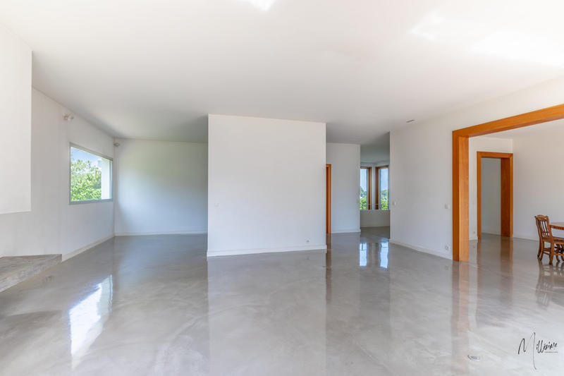 Maison - 329 m² - 8 pièces