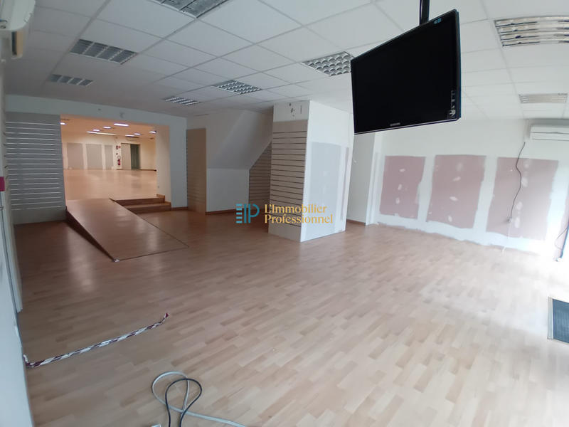 Local commercial - 275 m² - 3 pièces