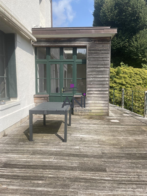 Maison - 311 m² - 8 pièces