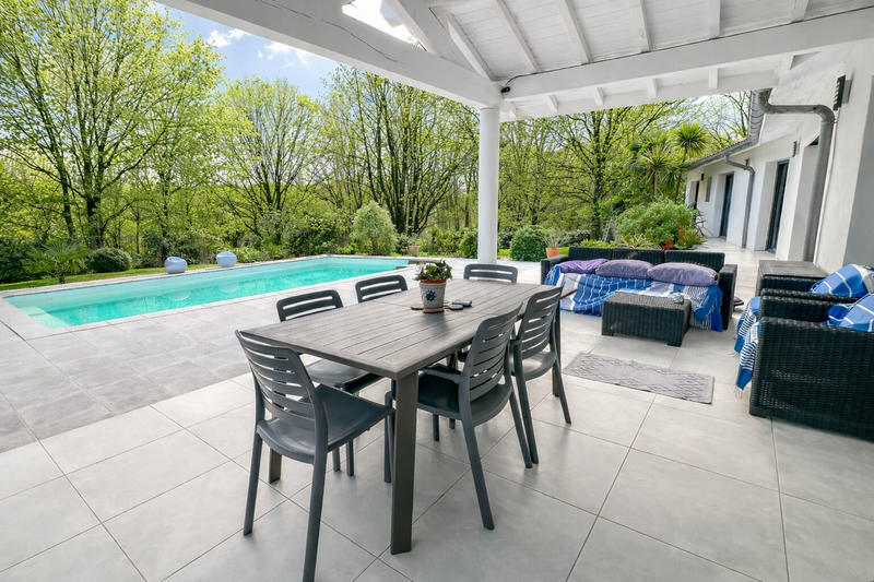 Maison - 180 m² - 5 pièces