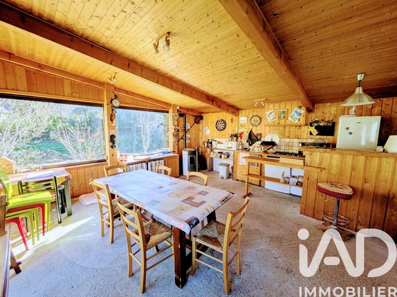 Maison - 300 m² - 15 pièces