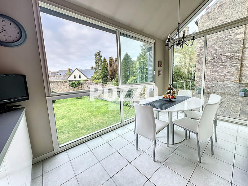 Maison - 265 m² - 9 pièces
