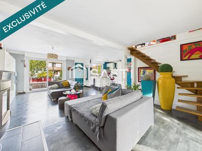 Maison - 208 m² - 7 pièces