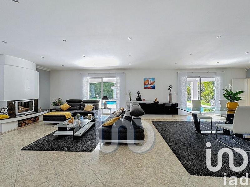 Maison - 285 m² - 7 pièces