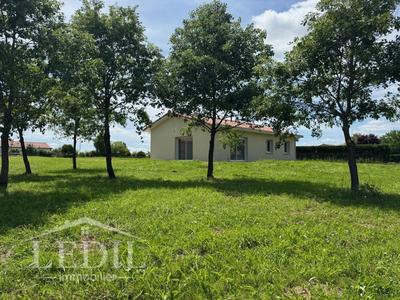 Maison - 93 m² - 4 pièces