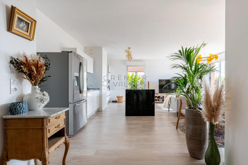 Appartement - 94 m² - 5 pièces