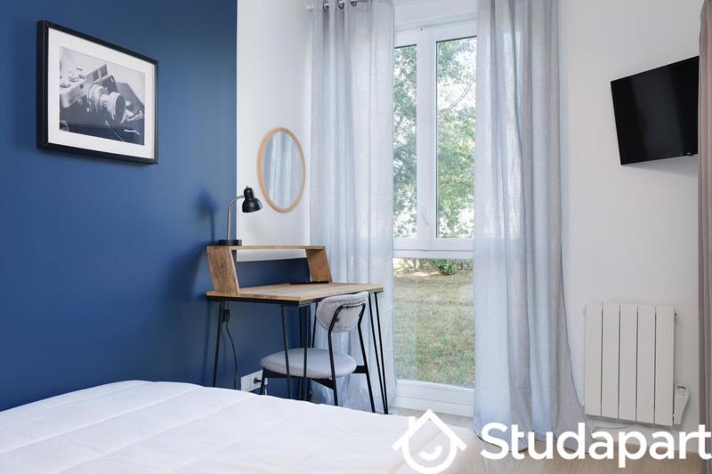 Chambre - 11 m² - 1 pièce