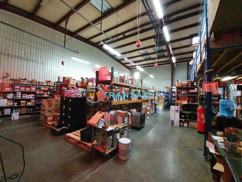 Local d'activité / Entrepôt - 580 m²