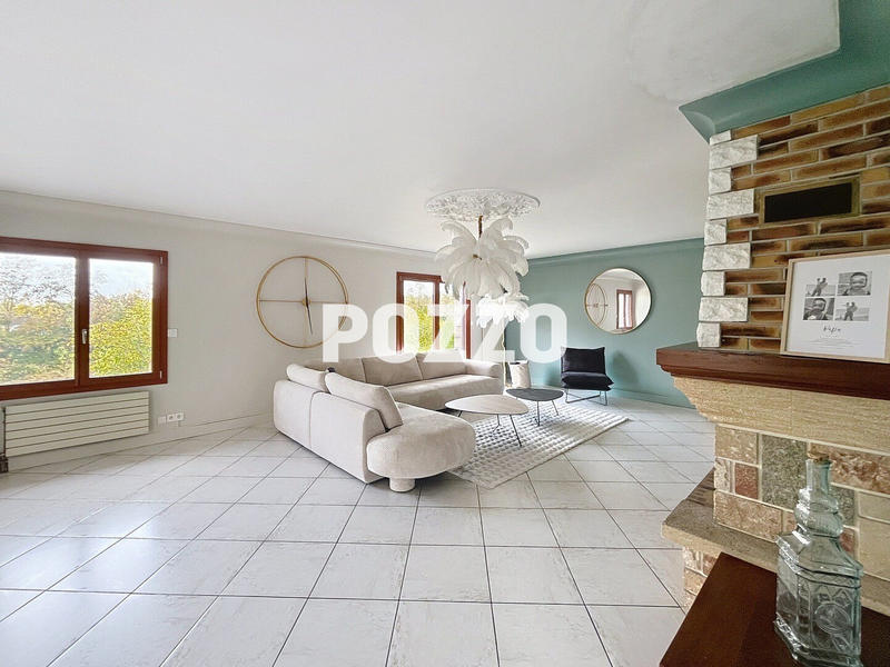 Maison - 275 m² - 11 pièces