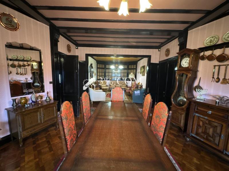 Propriété - 227 m² - 10 pièces