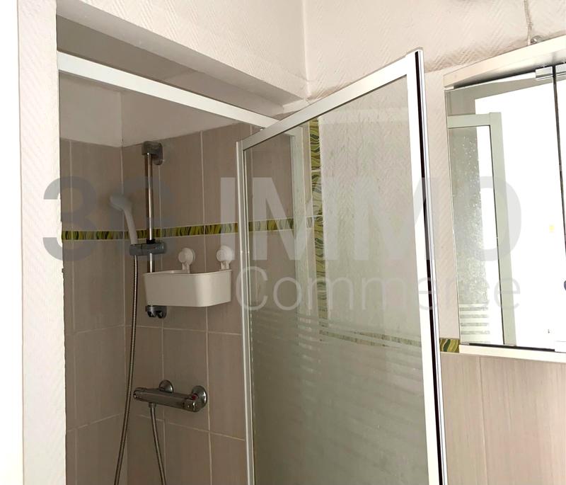 Local commercial - 103 m² - 6 pièces