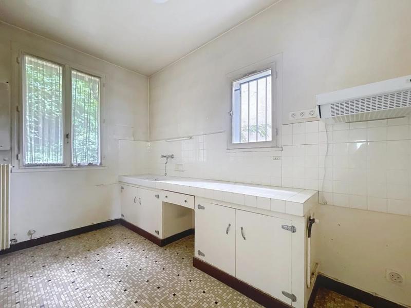 Maison - 232 m² - 9 pièces