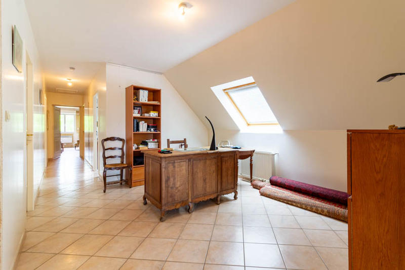 Maison - 235 m² - 7 pièces