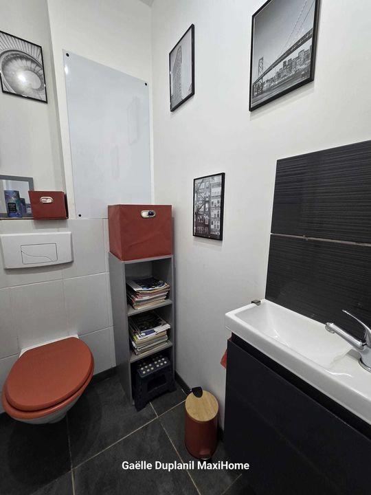 Propriété - 206 m² - 9 pièces