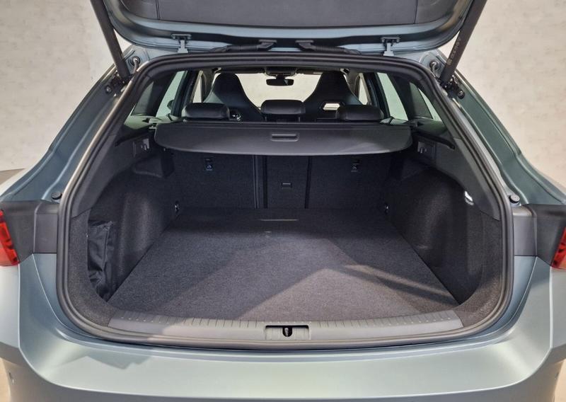 Cupra Leon Sport Tourer 272 Vz Hybrid Rechargeable / Toit Ouvrant Volant Super Caméra de Recul Coffre et Sieges Elec Sennheiser