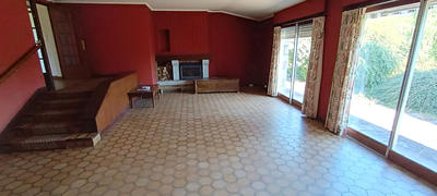 Maison - 230 m² - 7 pièces