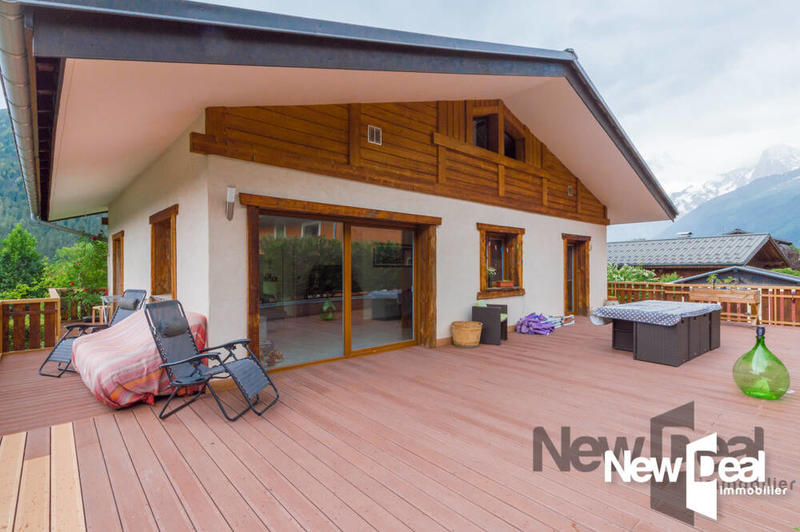 Maison - 250 m² - 6 pièces