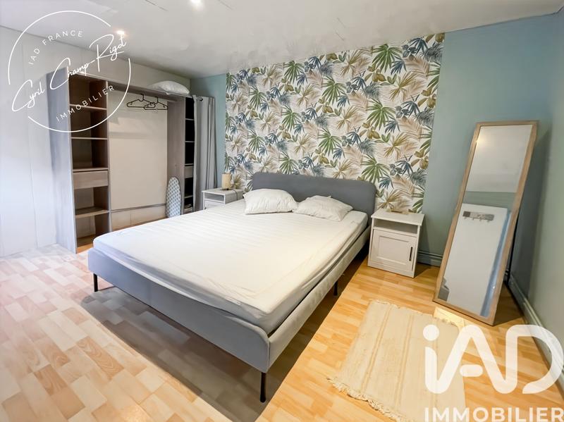 Maison - 180 m² - 8 pièces