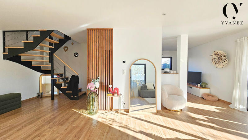 Maison - 122 m² - 6 pièces