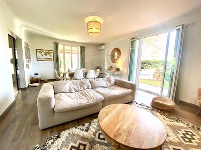 Maison - 96 m² - 5 pièces