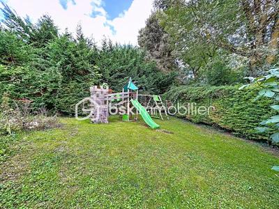 Maison - 230 m² - 9 pièces