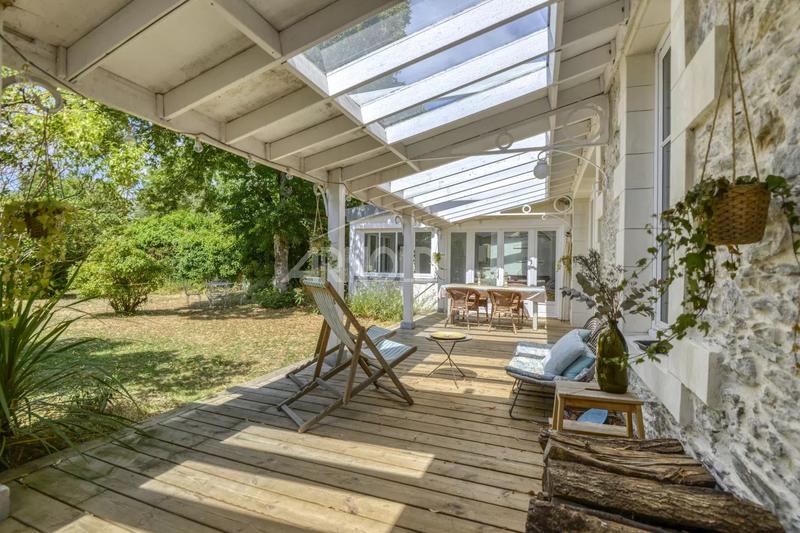 Maison - 200 m² - 10 pièces