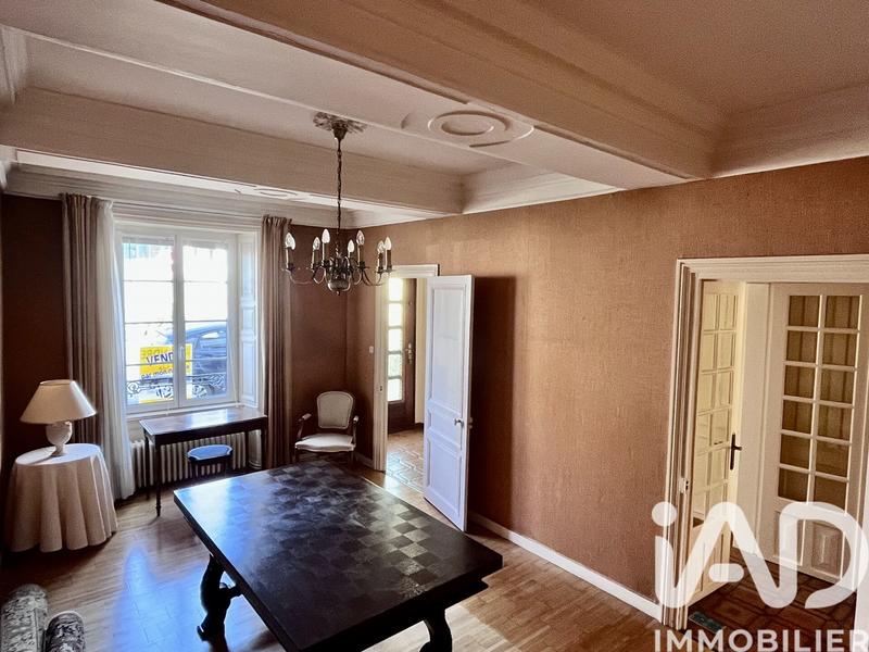 Maison - 217 m² - 6 pièces