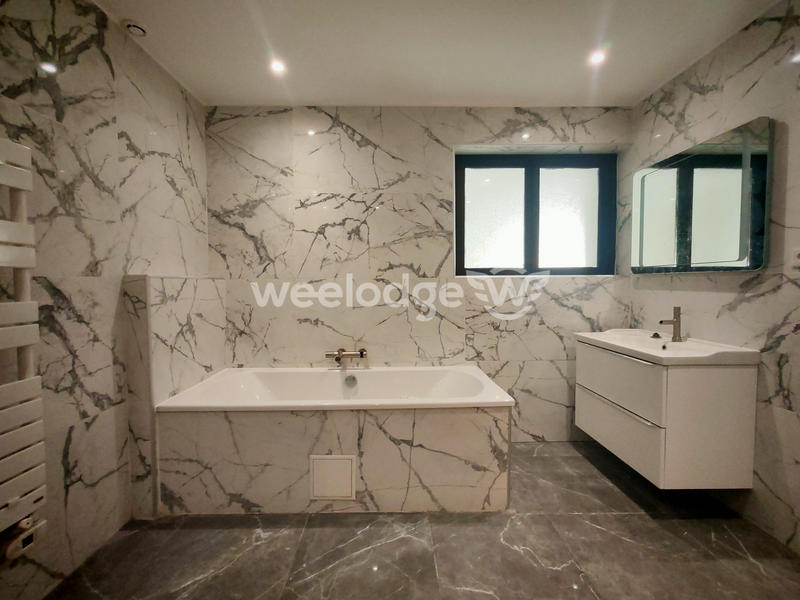 Maison - 171 m² - 7 pièces