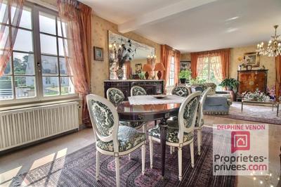 Maison - 215 m² - 7 pièces