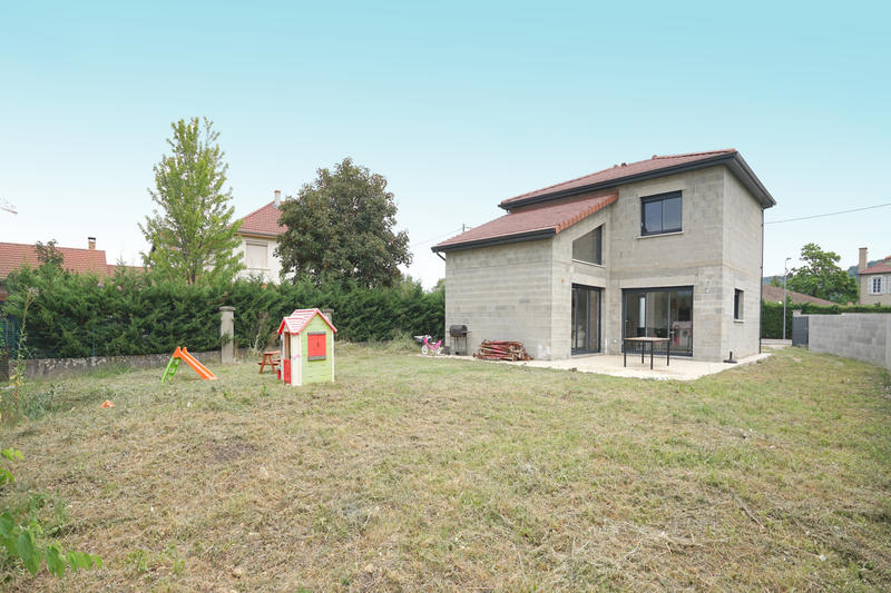 Maison - 153 m² - 4 pièces