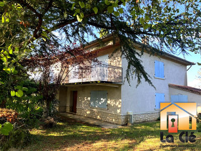 Maison - 218 m² - 7 pièces