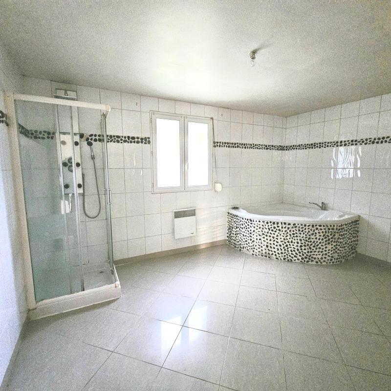 Maison - 210 m² - 7 pièces