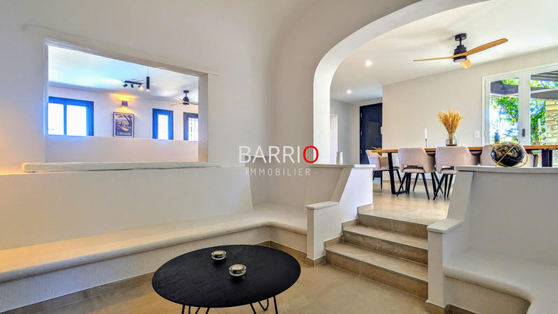 Villa - 280 m² - 9 pièces