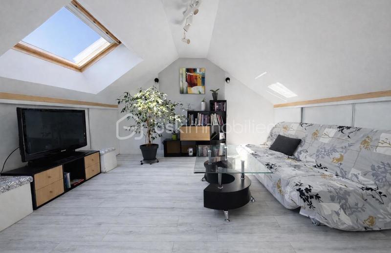 Maison - 173 m² - 11 pièces