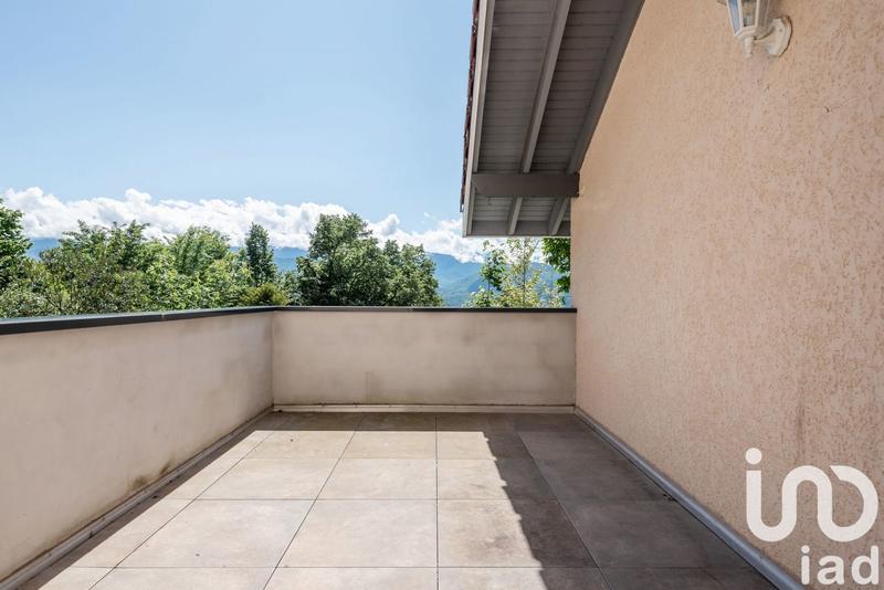 Maison - 222 m² - 7 pièces