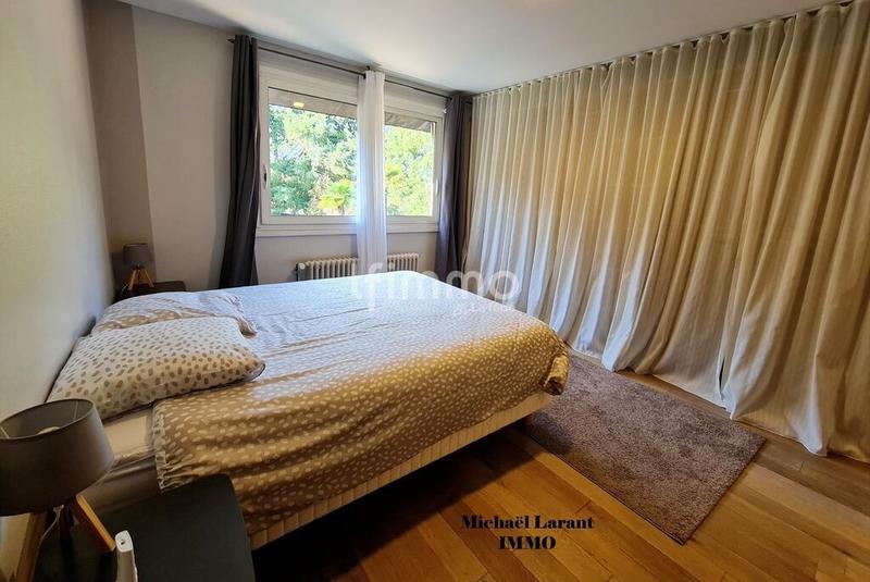 Propriété - 484 m² - 7 pièces