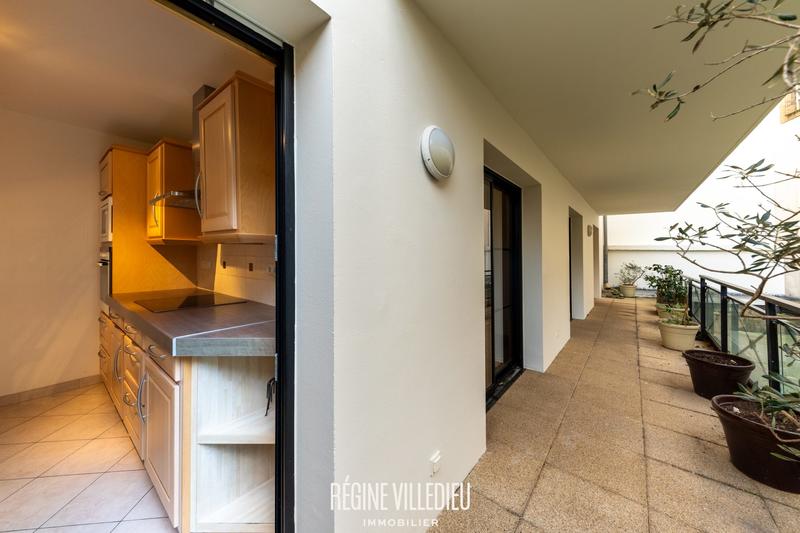 Appartement - 174 m² - 6 pièces