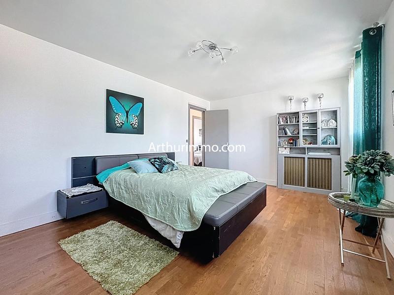 Maison - 220 m² - 10 pièces