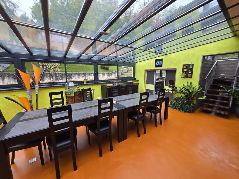 Maison - 275 m² - 9 pièces