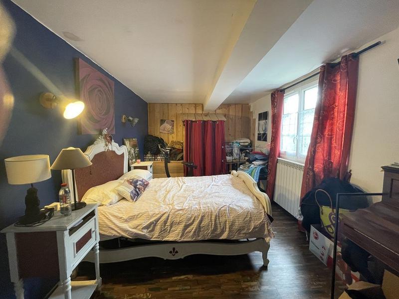 Maison traditionnelle - 250 m² - 10 pièces