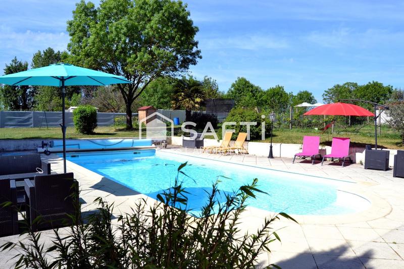 Maison - 208 m² - 8 pièces