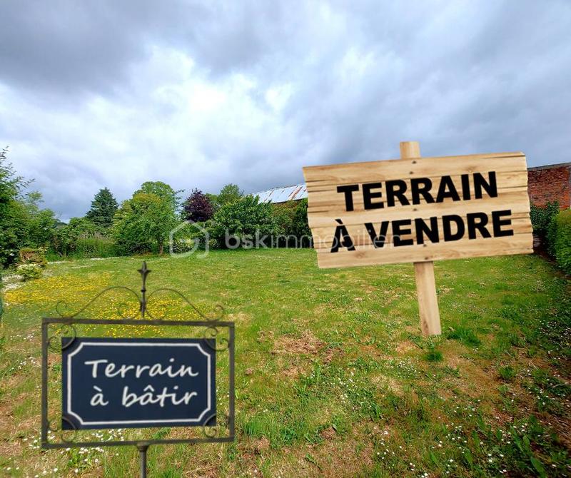 Terrain constructible - 1 892 m²