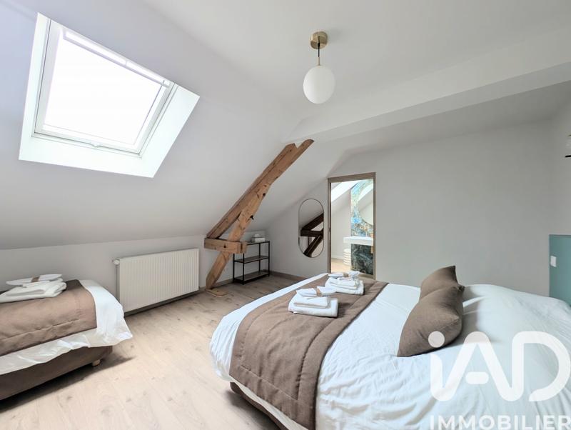 Maison - 370 m² - 6 pièces