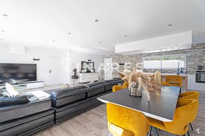 Maison - 158 m² - 5 pièces