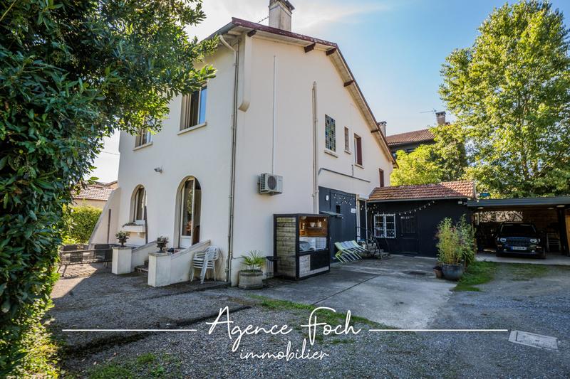 Maison traditionnelle - 250 m² - 5 pièces