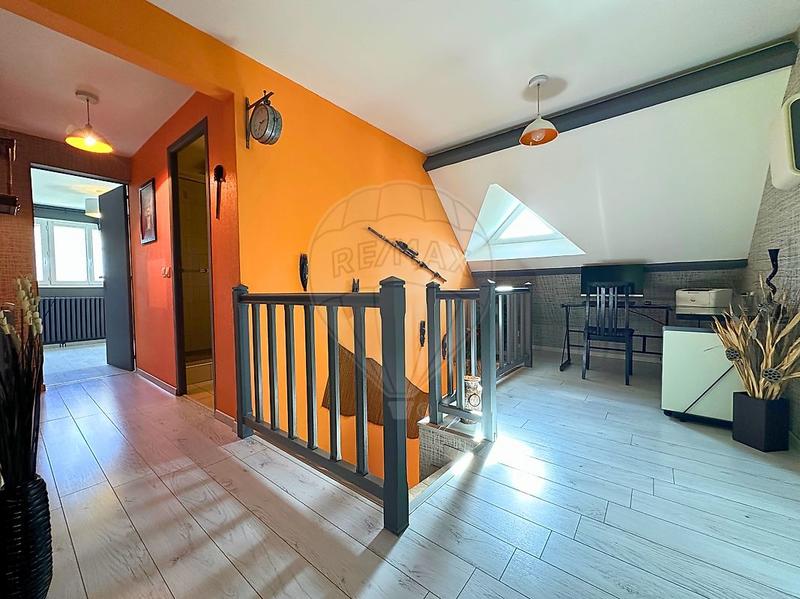 Maison - 161 m² - 8 pièces