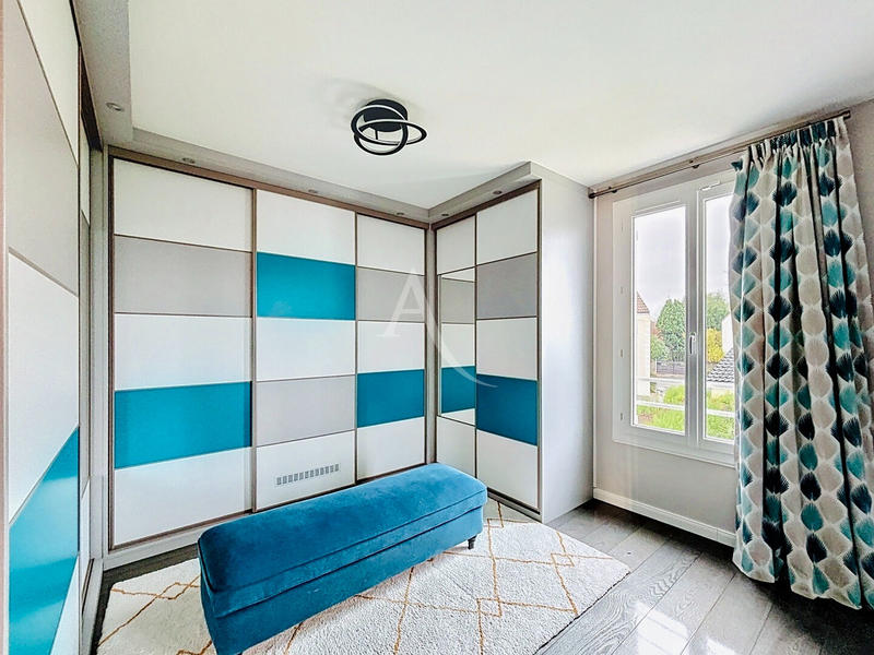 Maison - 214 m² - 6 pièces